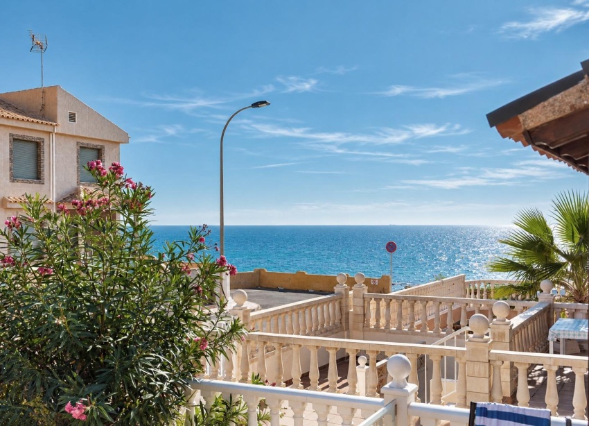 Resale - Townhouse / Terraced House - Torrevieja - Cala de cabo cervera