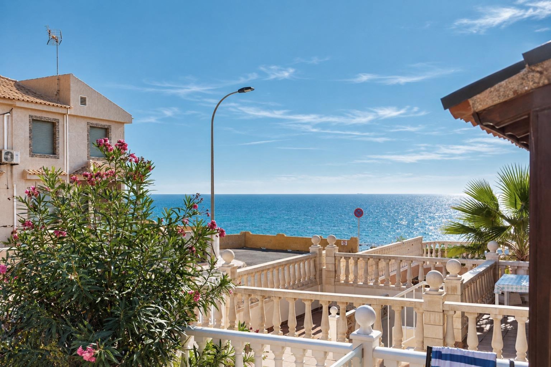 Resale - Townhouse / Terraced House - Torrevieja - Cala de cabo cervera