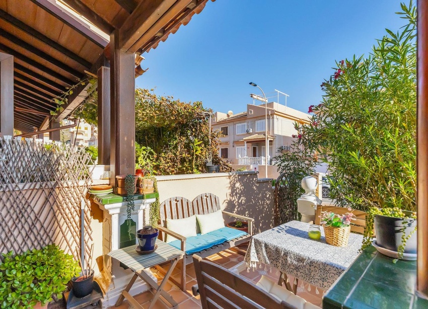 Resale - Townhouse / Terraced House - Torrevieja - Cala de cabo cervera