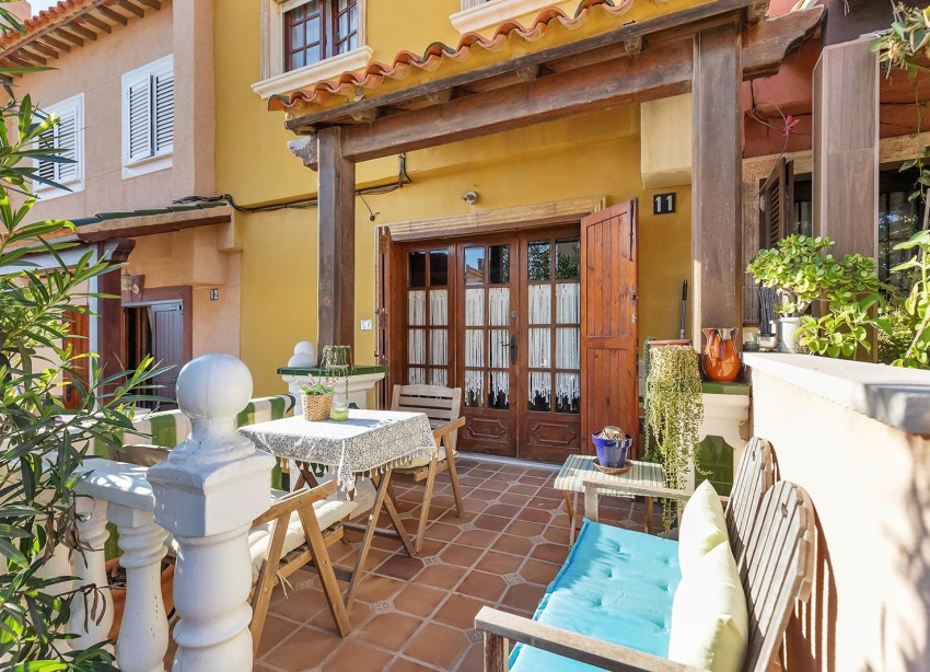 Resale - Townhouse / Terraced House - Torrevieja - Cala de cabo cervera