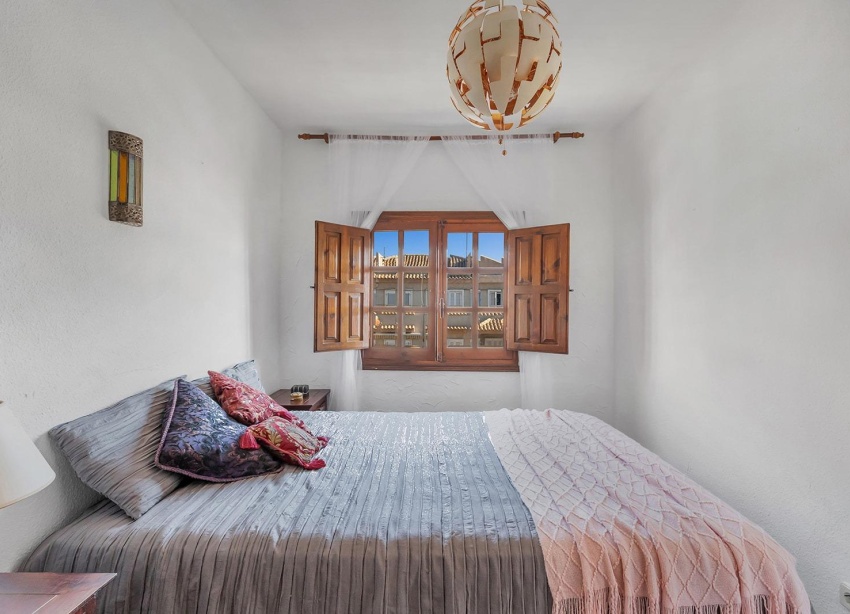 Resale - Townhouse / Terraced House - Torrevieja - Cala de cabo cervera