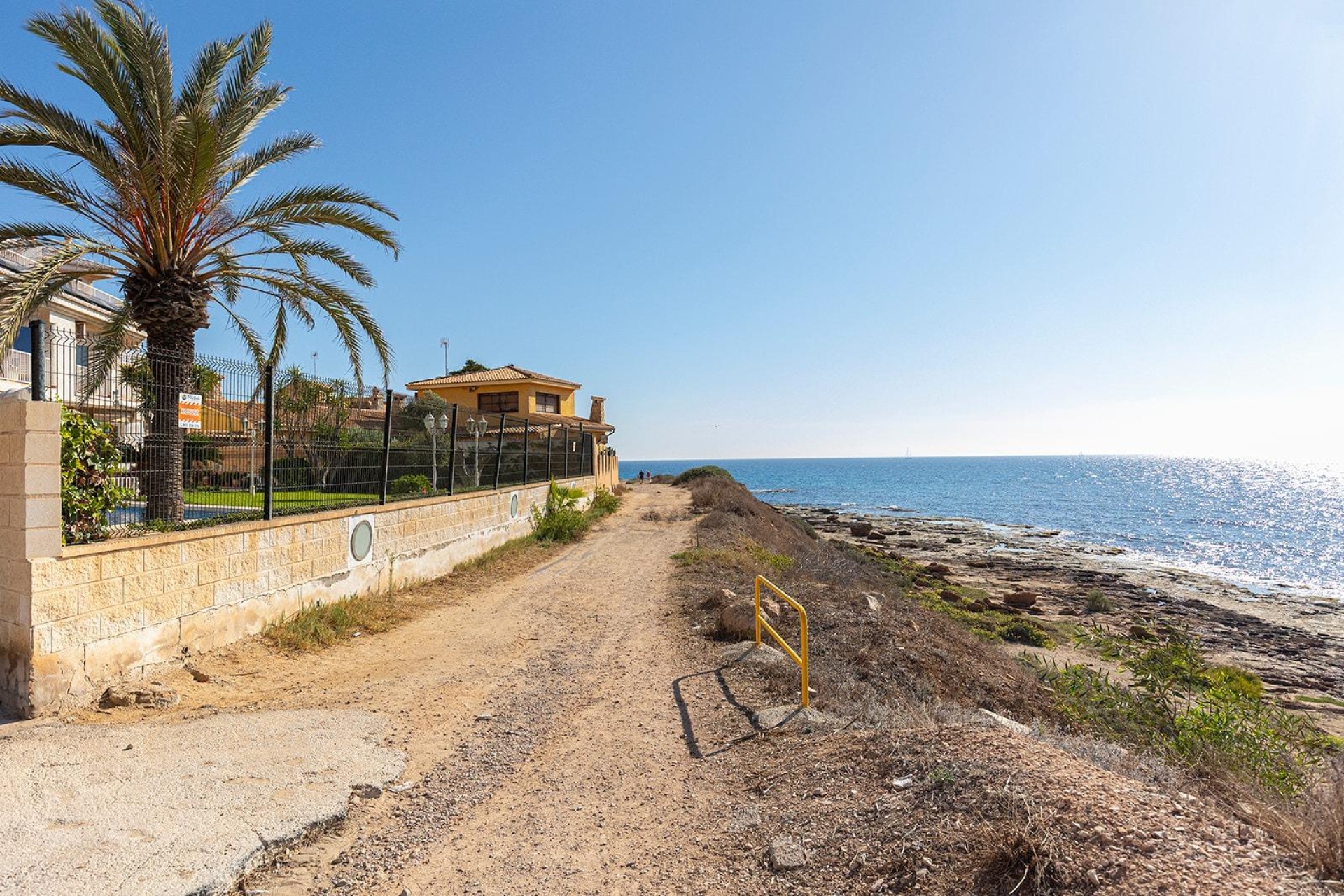 Resale - Townhouse / Terraced House - Torrevieja - Cala de cabo cervera