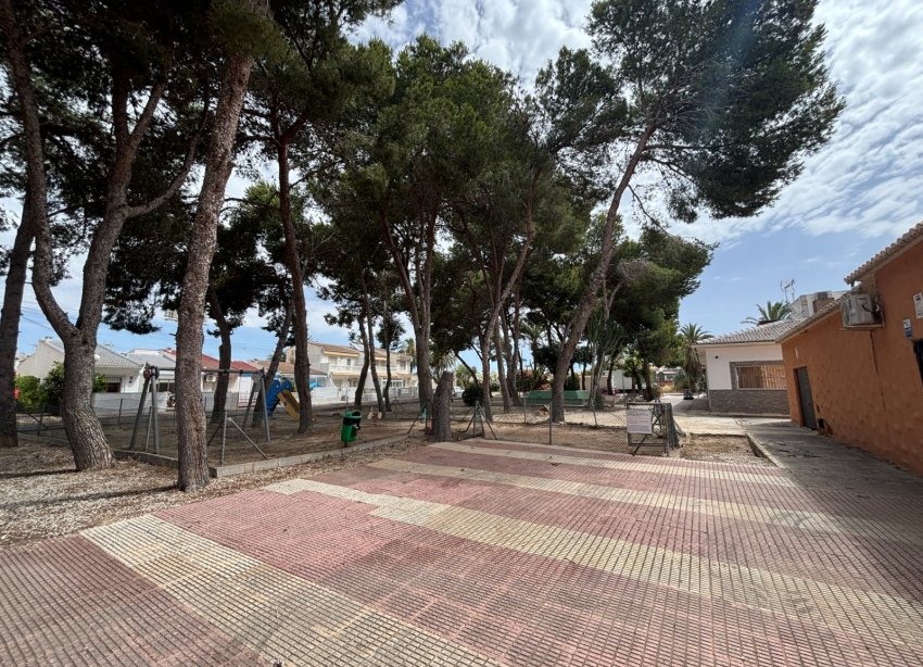 Resale - Townhouse / Terraced House - Torrevieja - El limonar