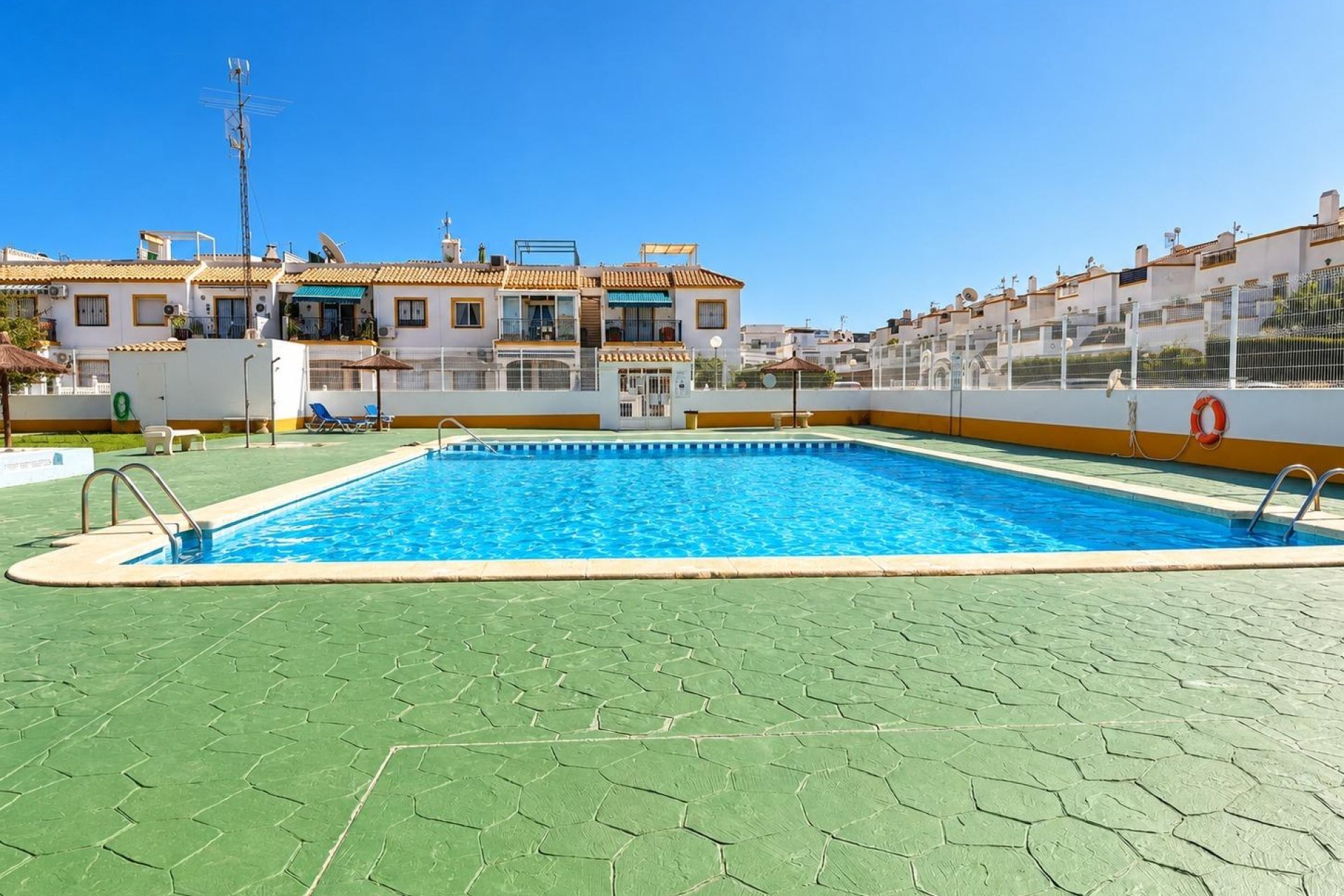Resale - Townhouse / Terraced House - Torrevieja - El limonar