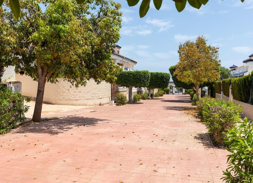 Resale - Townhouse / Terraced House - Torrevieja - La Mata