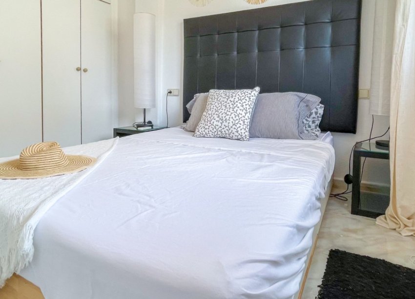 Resale - Townhouse / Terraced House - Torrevieja - La Siesta