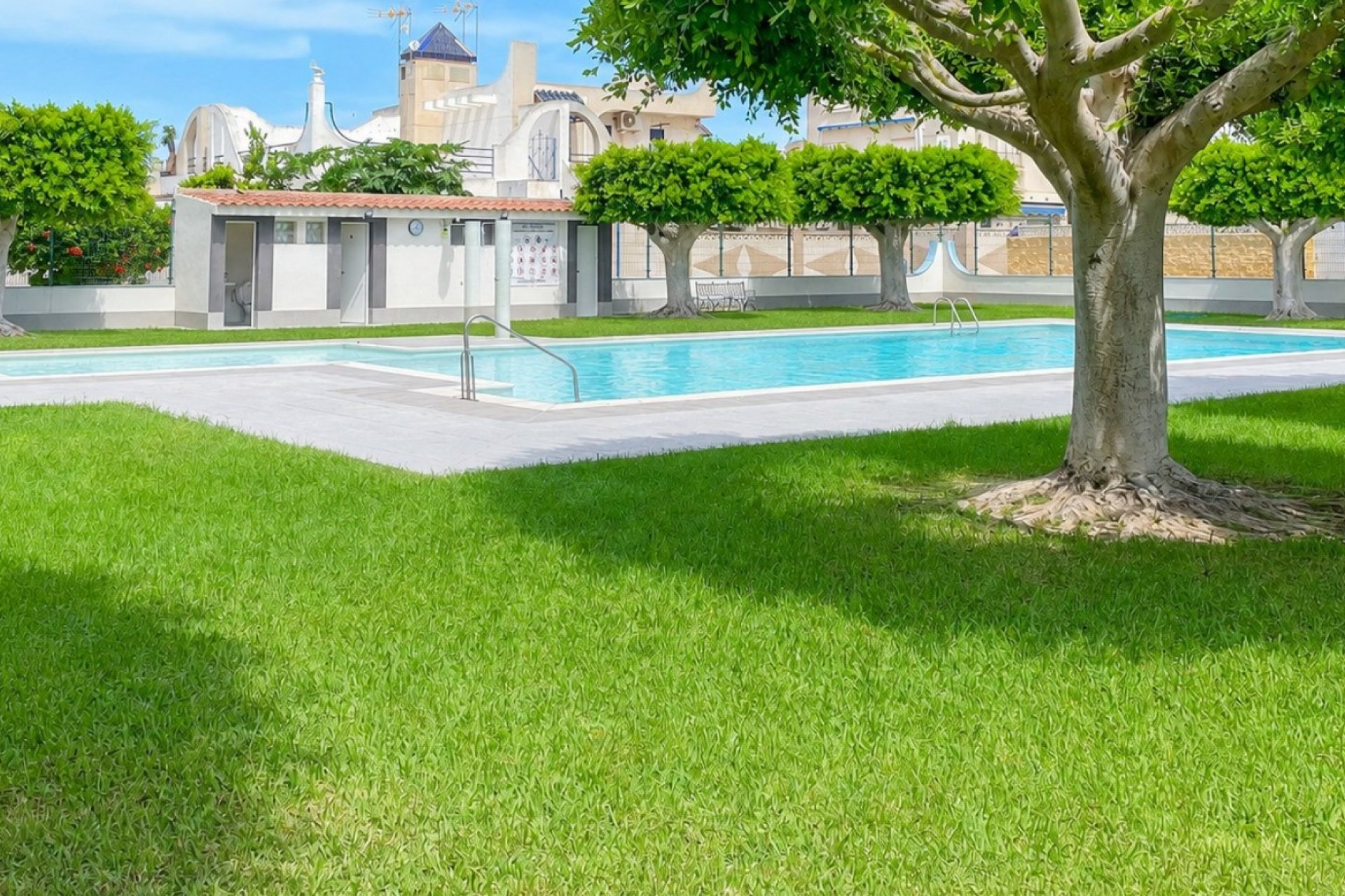 Resale - Townhouse / Terraced House - Torrevieja - La Siesta