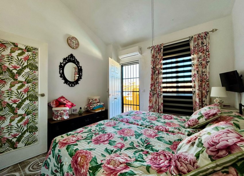 Resale - Townhouse / Terraced House - Torrevieja - La Siesta