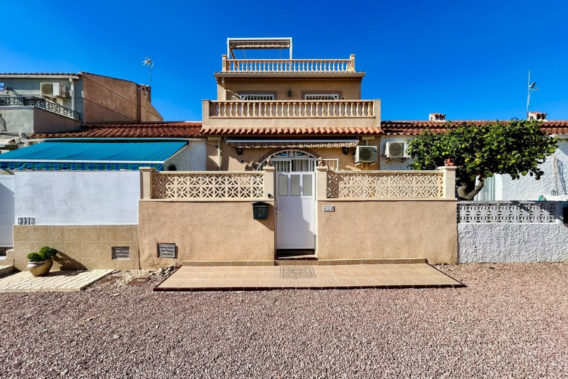 Resale - Townhouse / Terraced House - Torrevieja - La Siesta