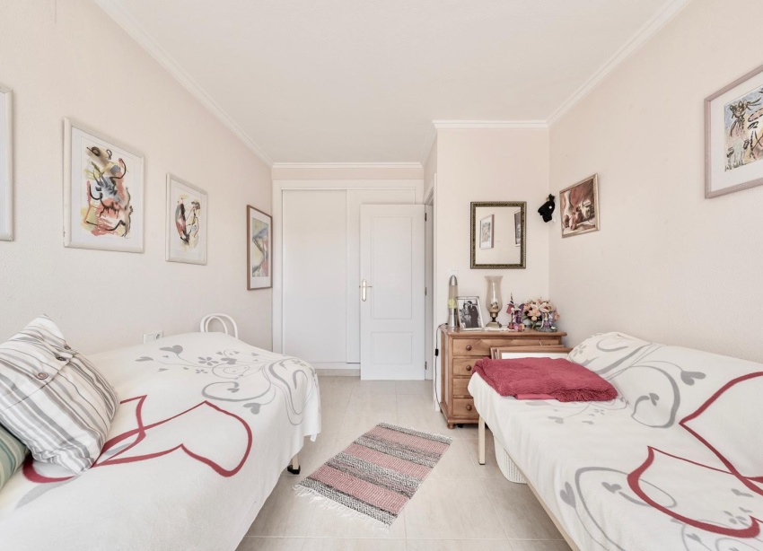 Resale - Townhouse / Terraced House - Torrevieja - La Siesta