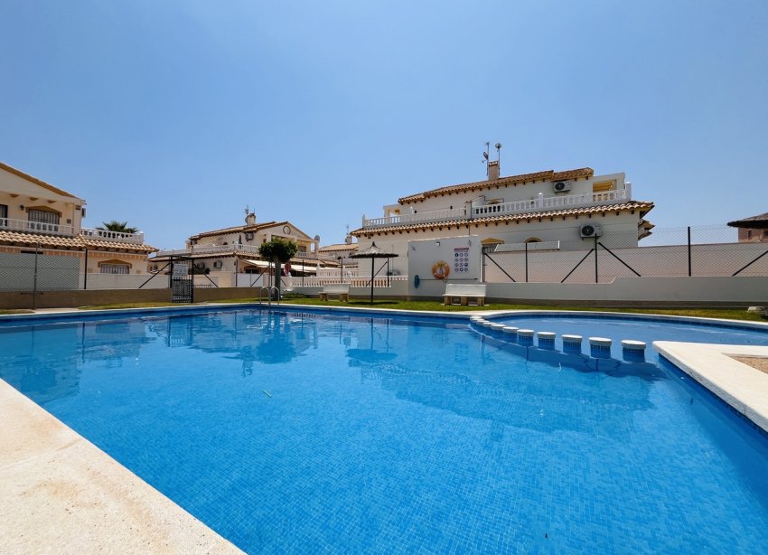 Resale - Townhouse / Terraced House - Torrevieja - Los Altos