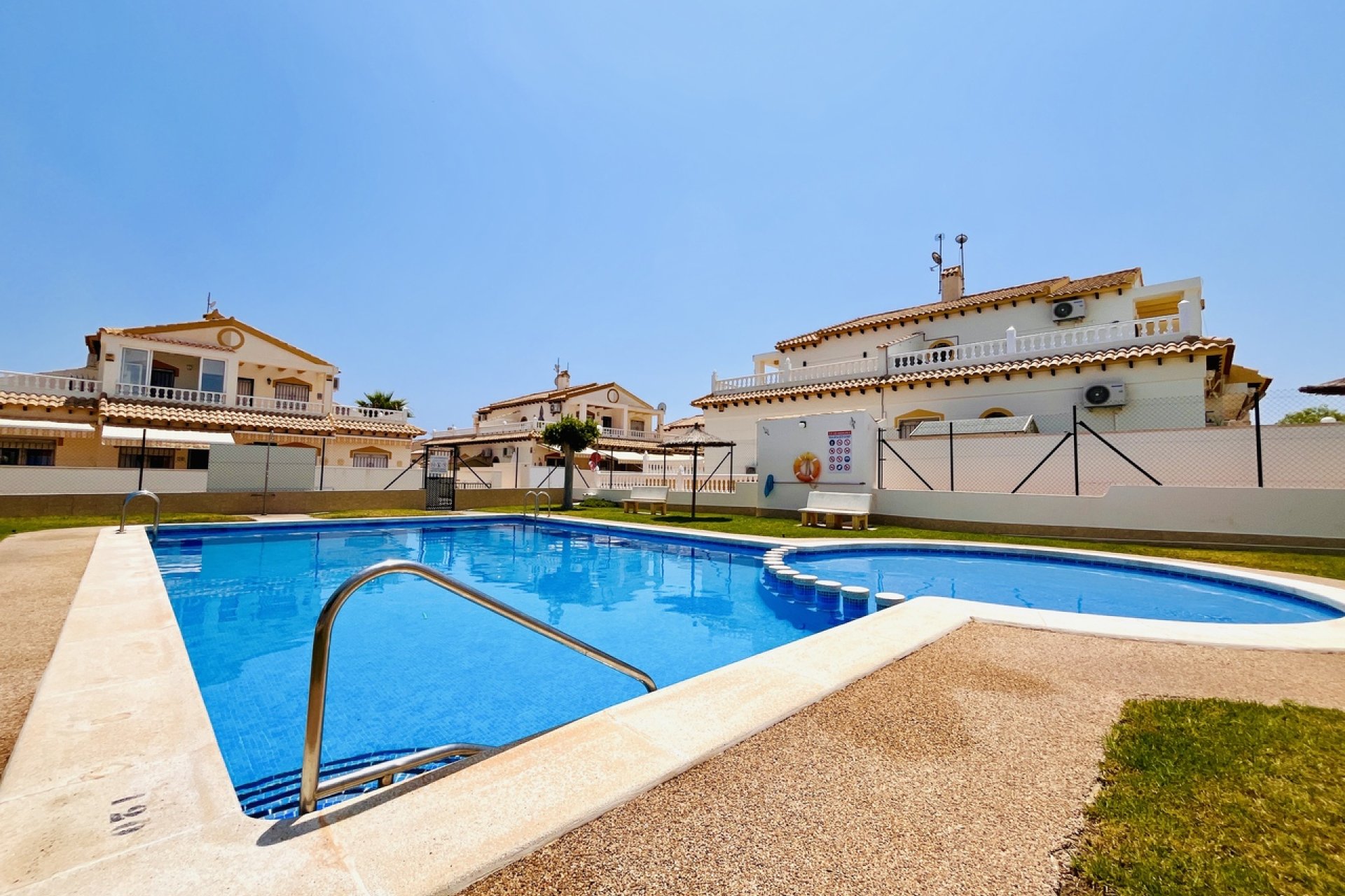 Resale - Townhouse / Terraced House - Torrevieja - Los Altos