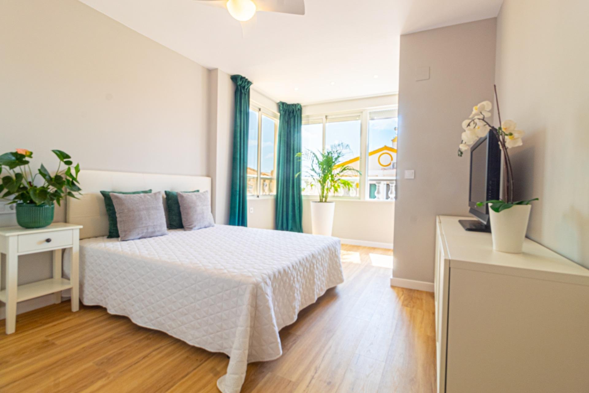 Resale - Townhouse / Terraced House - Torrevieja - Los Altos