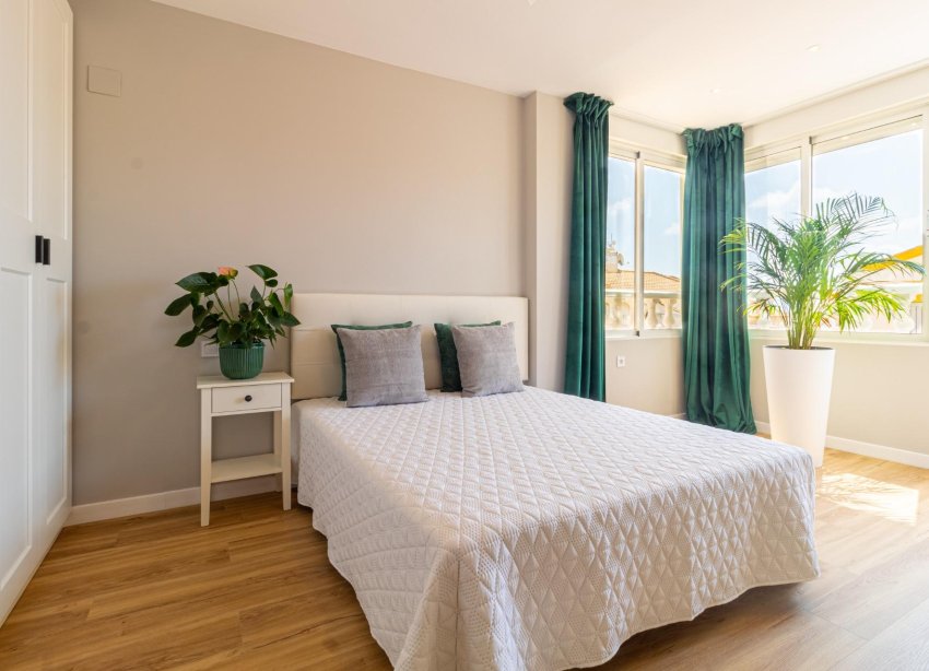 Resale - Townhouse / Terraced House - Torrevieja - Los Altos