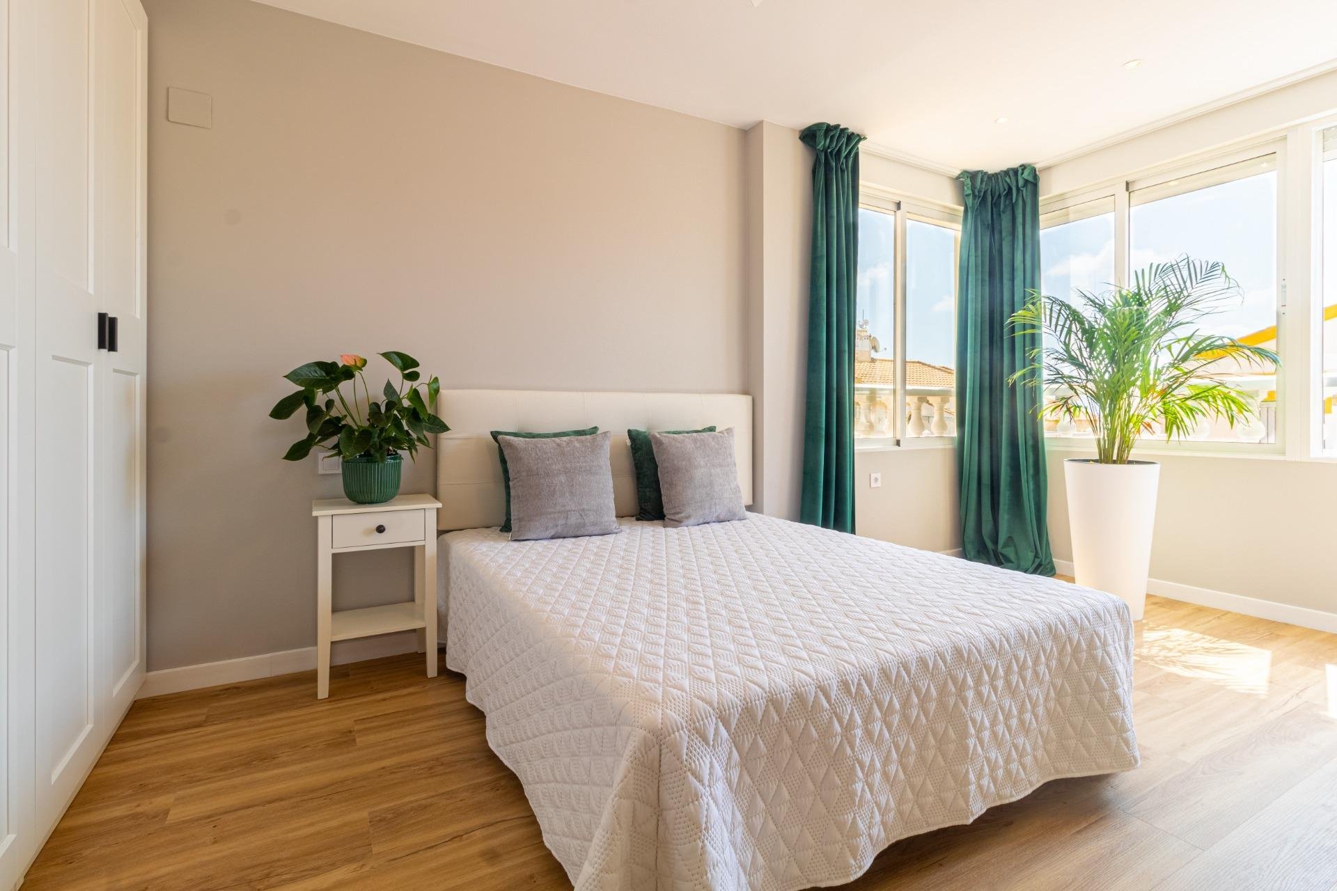 Resale - Townhouse / Terraced House - Torrevieja - Los Altos