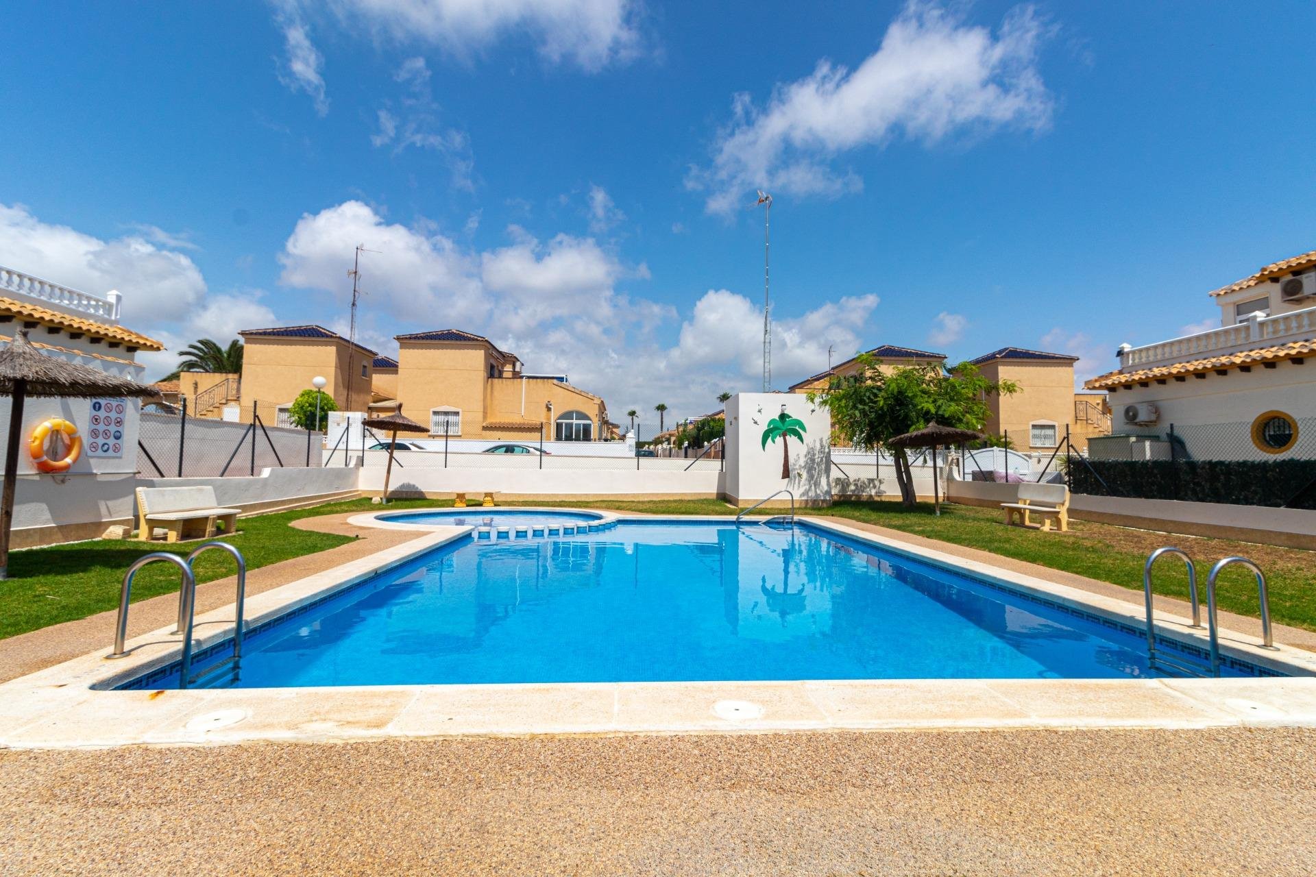 Resale - Townhouse / Terraced House - Torrevieja - Los Altos
