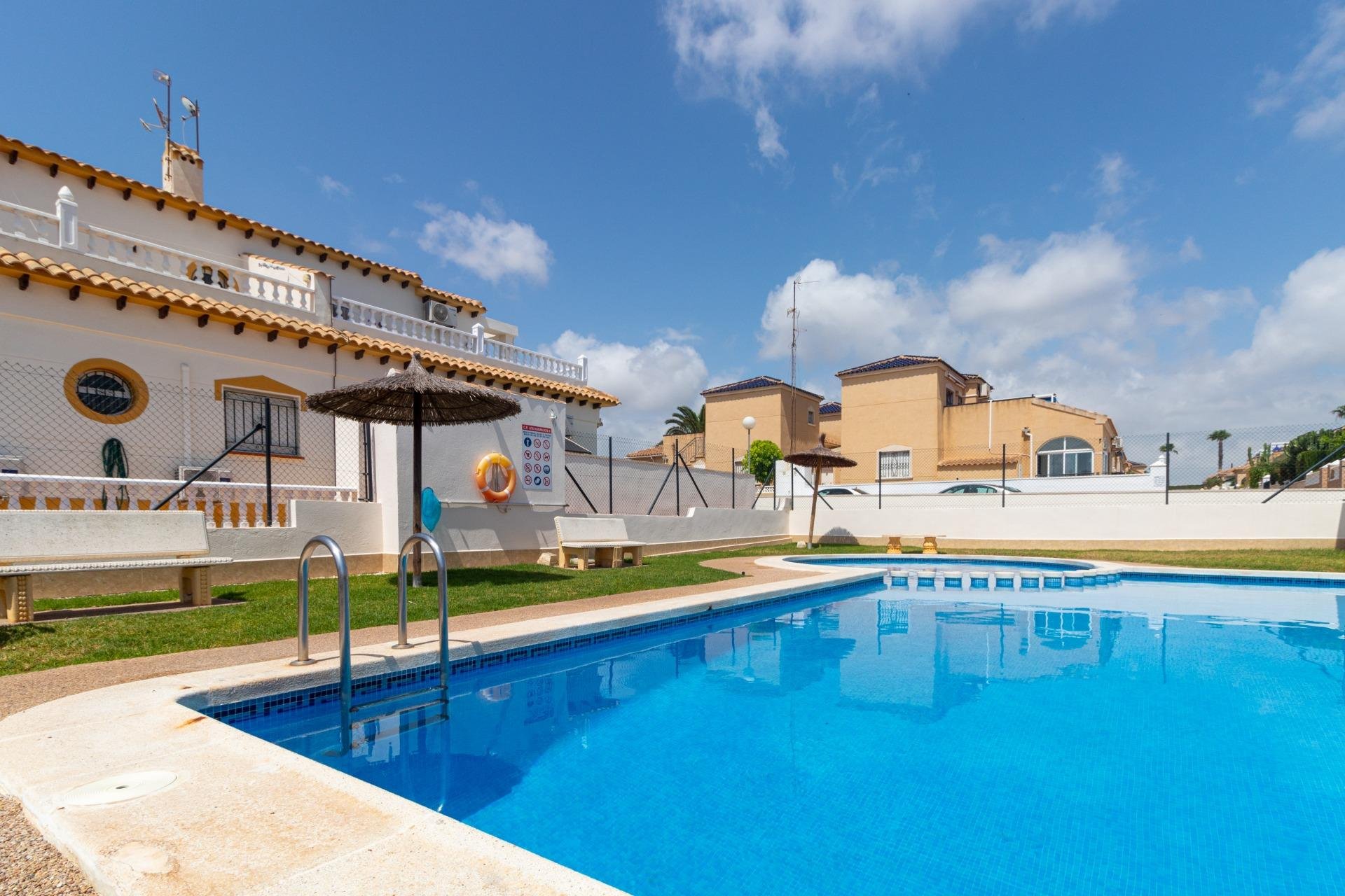 Resale - Townhouse / Terraced House - Torrevieja - Los Altos