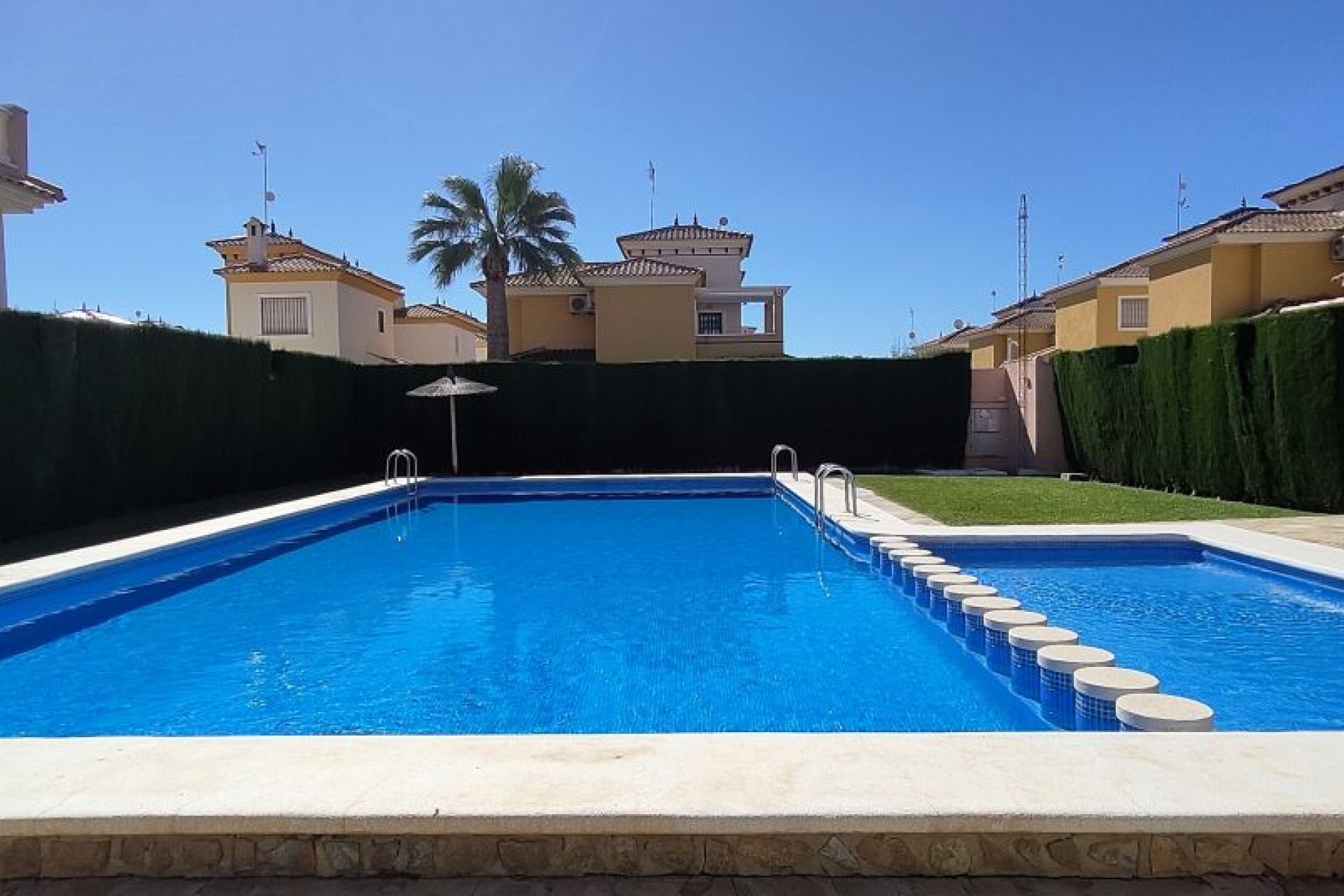 Resale - Townhouse / Terraced House - Torrevieja - Los Altos