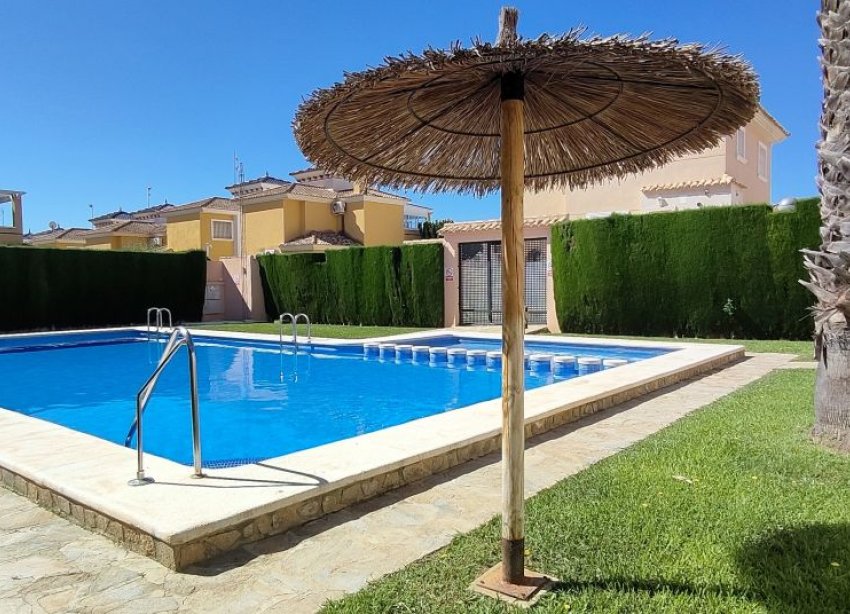 Resale - Townhouse / Terraced House - Torrevieja - Los Altos
