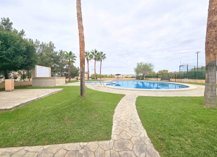 Resale - Townhouse / Terraced House - Torrevieja - Los Altos