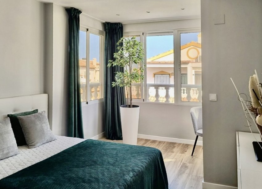 Resale - Townhouse / Terraced House - Torrevieja - Los Altos