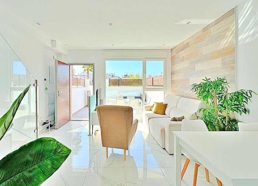 Resale - Townhouse / Terraced House - Torrevieja - Los Balcones