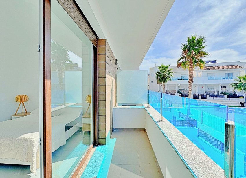 Resale - Townhouse / Terraced House - Torrevieja - Los Balcones