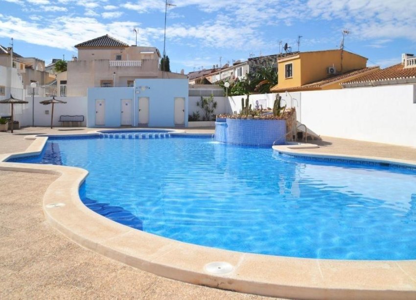 Resale - Townhouse / Terraced House - Torrevieja - Los Balcones