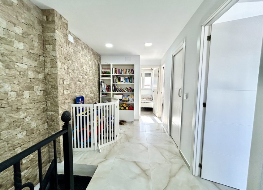 Resale - Townhouse / Terraced House - Torrevieja - Los Balcones