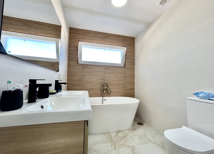 Resale - Townhouse / Terraced House - Torrevieja - Los Balcones