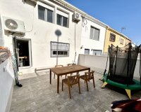 Resale - Townhouse / Terraced House - Torrevieja - Los Balcones