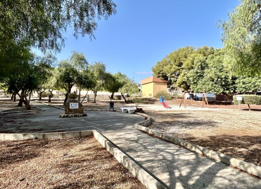 Resale - Townhouse / Terraced House - Torrevieja - Los Balcones
