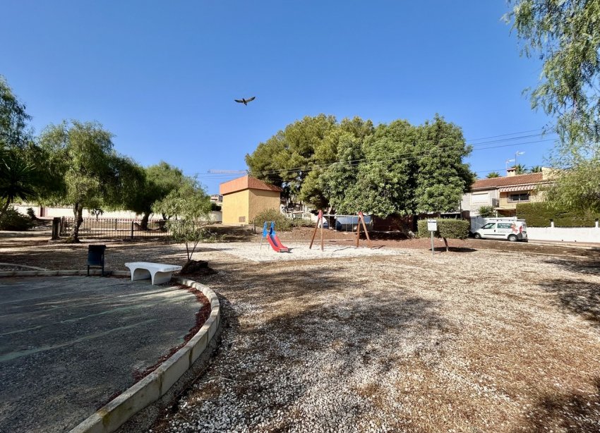 Resale - Townhouse / Terraced House - Torrevieja - Los Balcones
