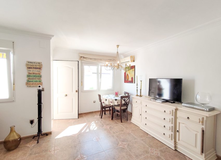 Resale - Townhouse / Terraced House - Torrevieja - Los Balcones