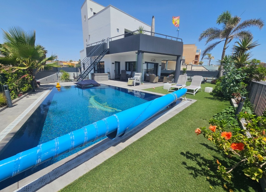 Resale - Townhouse / Terraced House - Torrevieja - Los Frutales