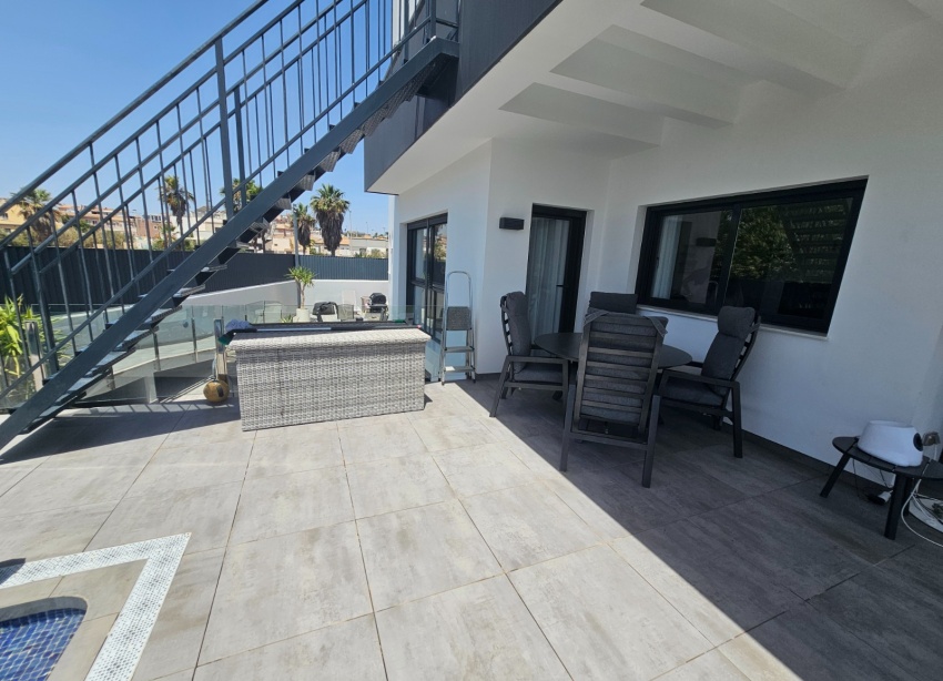 Resale - Townhouse / Terraced House - Torrevieja - Los Frutales