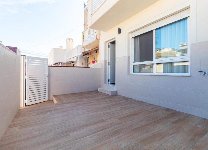 Resale - Townhouse / Terraced House - Torrevieja - Los Frutales