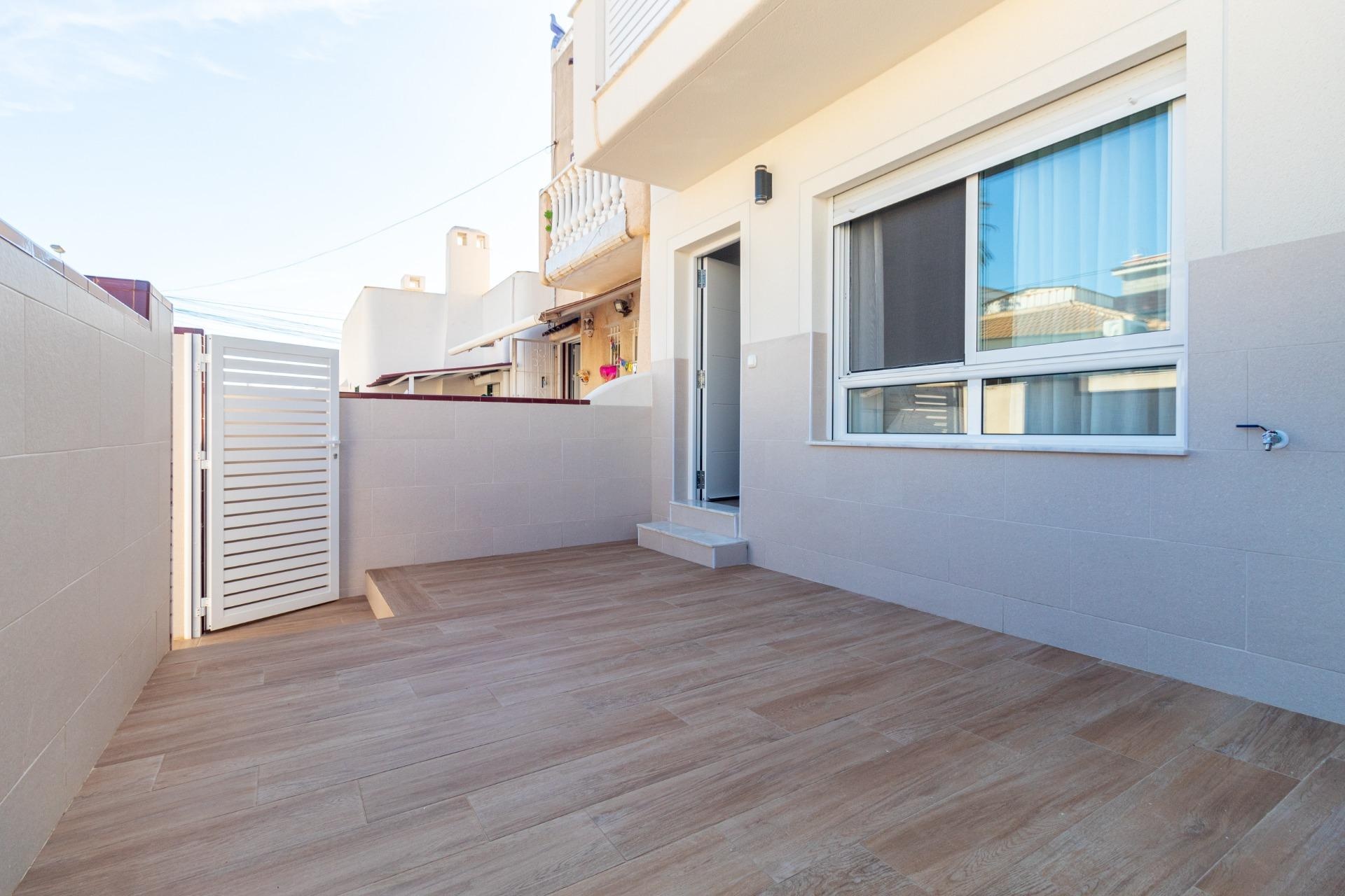 Resale - Townhouse / Terraced House - Torrevieja - Los Frutales