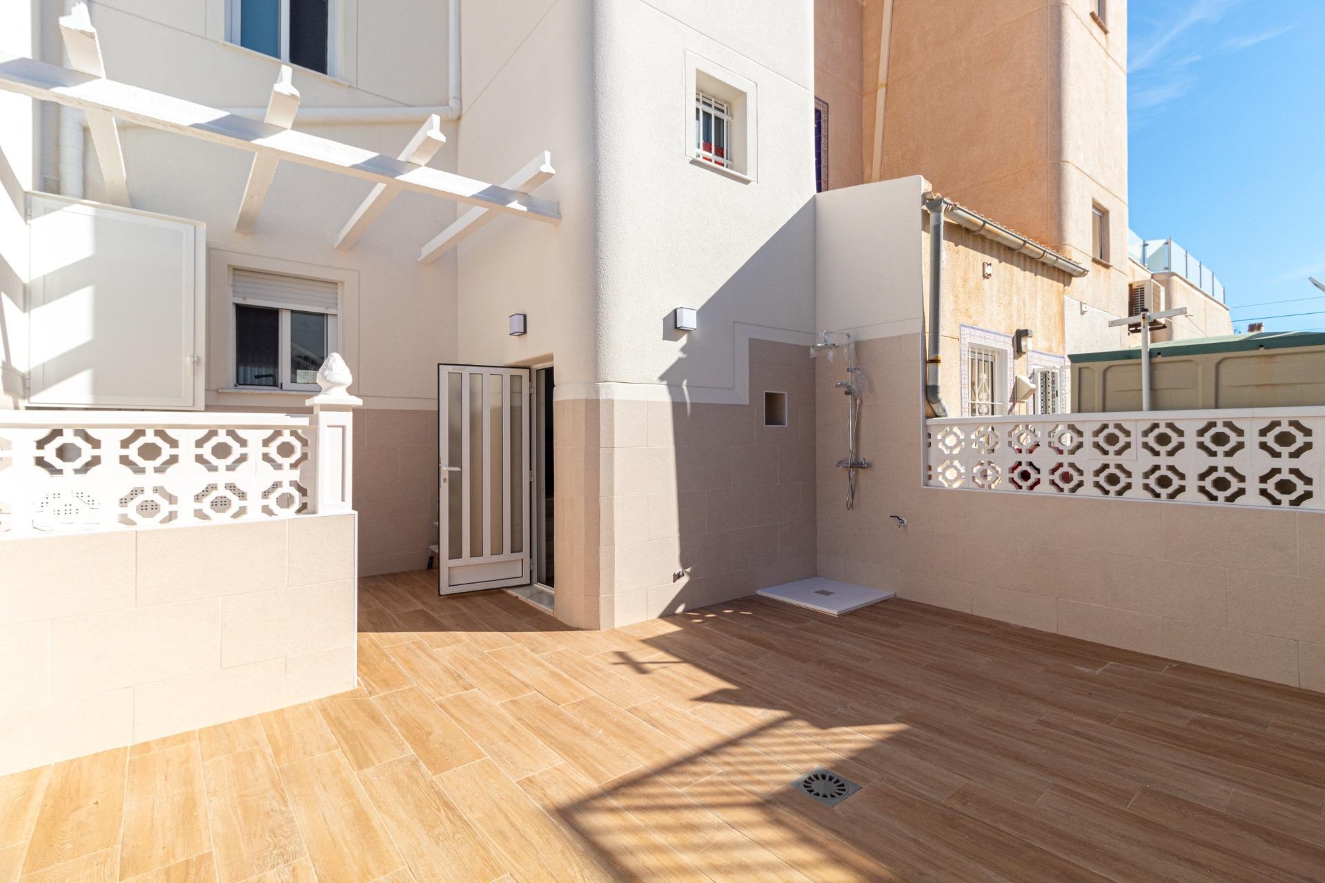 Resale - Townhouse / Terraced House - Torrevieja - Los Frutales