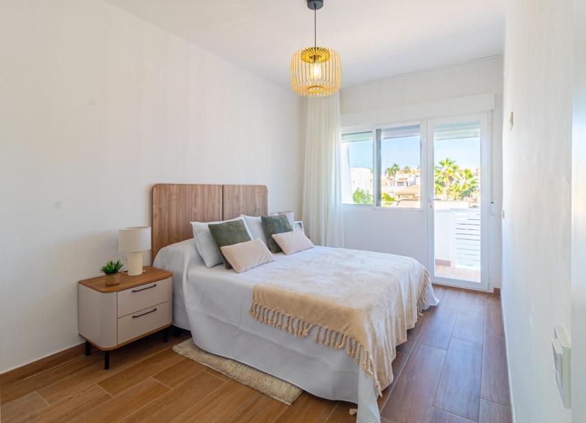 Resale - Townhouse / Terraced House - Torrevieja - Los Frutales