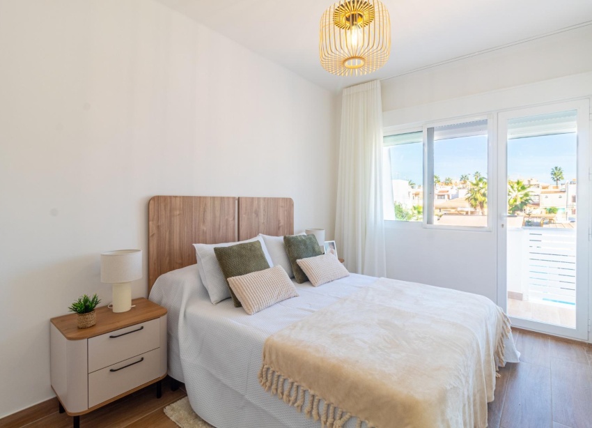 Resale - Townhouse / Terraced House - Torrevieja - Los Frutales