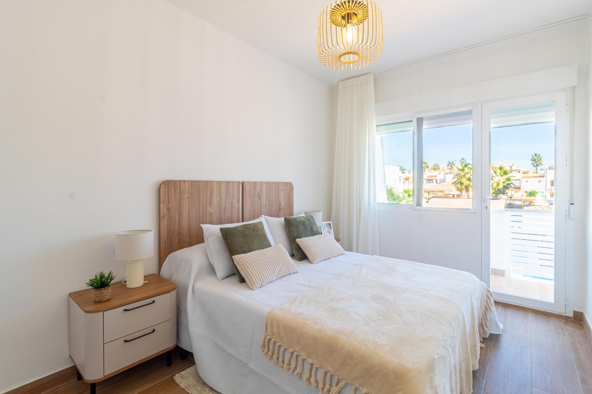 Resale - Townhouse / Terraced House - Torrevieja - Los Frutales