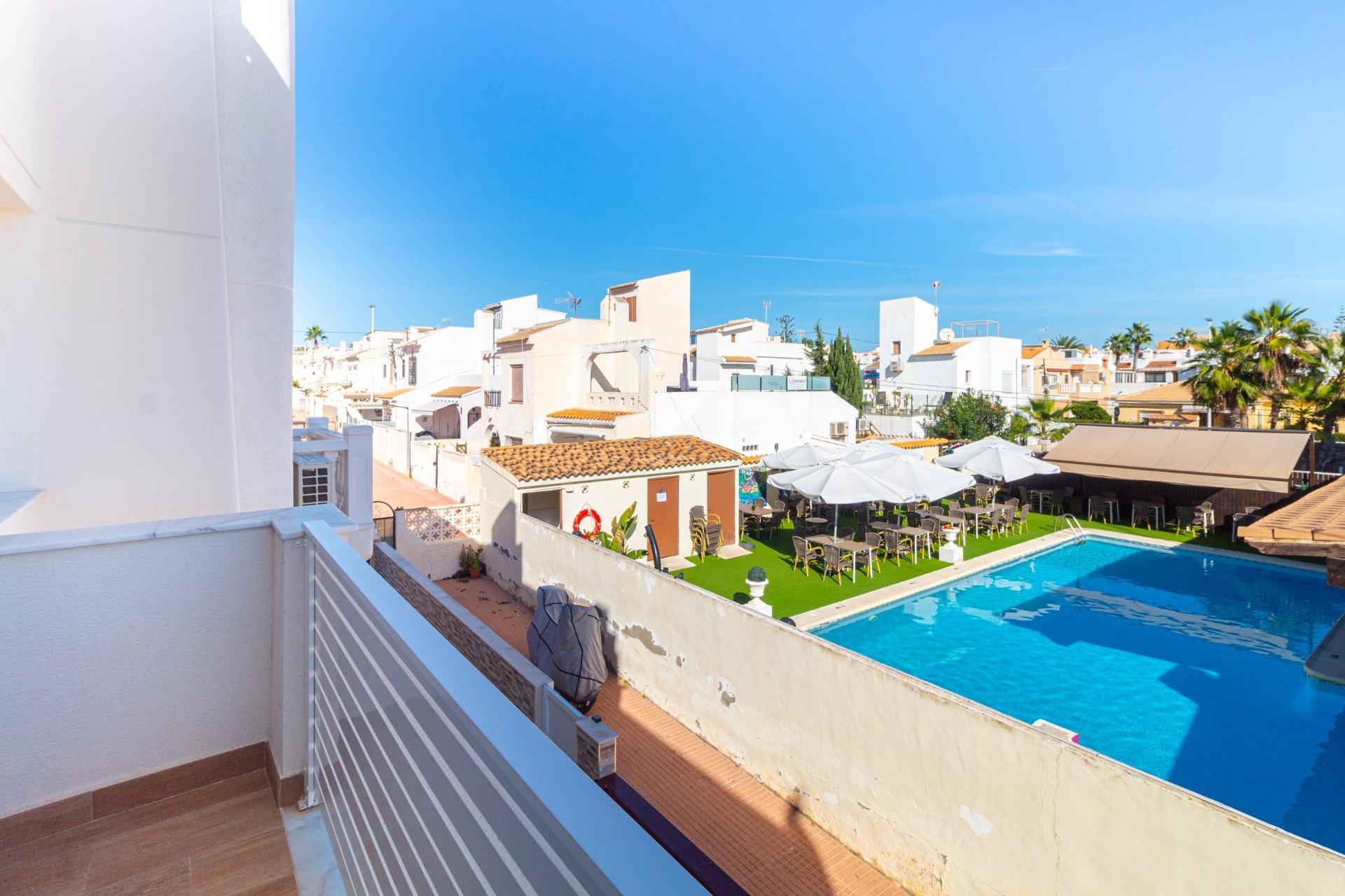 Resale - Townhouse / Terraced House - Torrevieja - Los Frutales