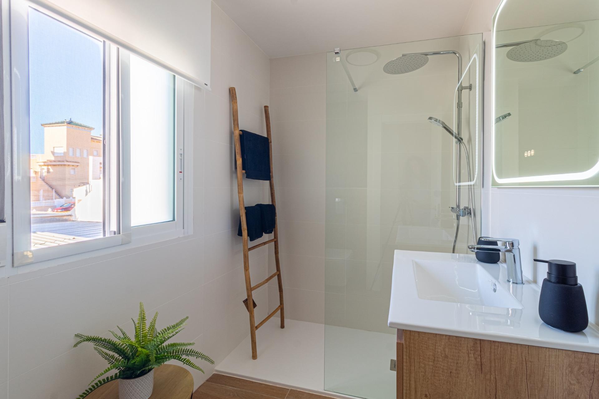 Resale - Townhouse / Terraced House - Torrevieja - Los Frutales