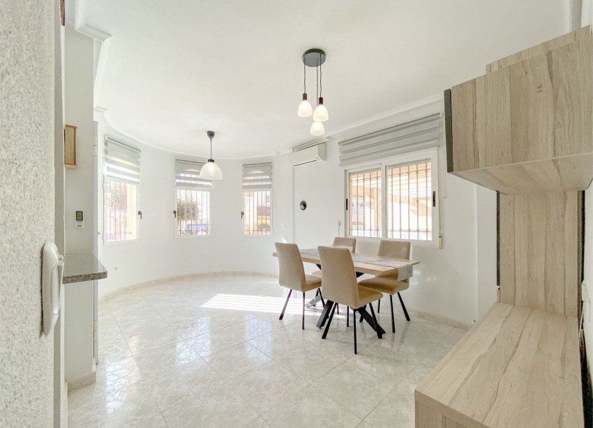 Resale - Townhouse / Terraced House - Torrevieja - Nueva Torrevieja