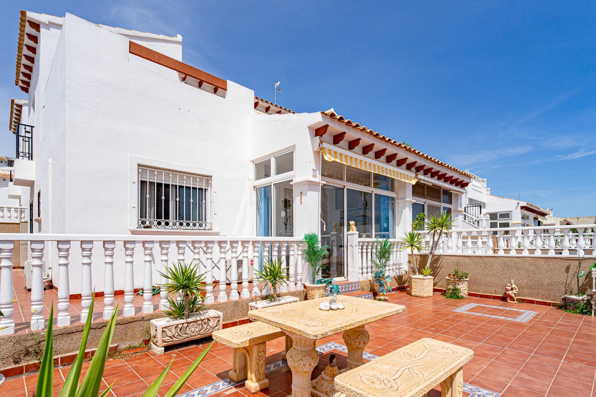 Resale - Townhouse / Terraced House - Torrevieja - Punta Prima