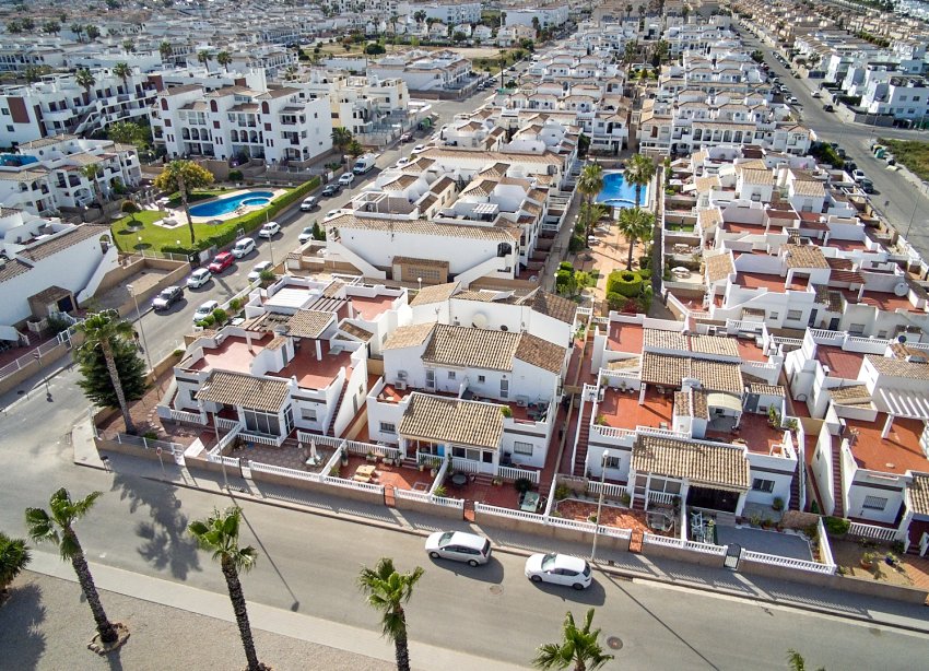 Resale - Townhouse / Terraced House - Torrevieja - Punta Prima