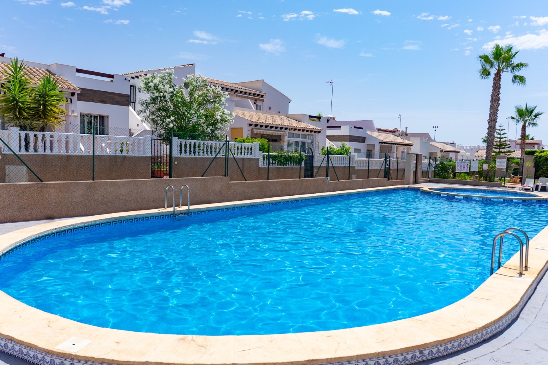 Resale - Townhouse / Terraced House - Torrevieja - Punta Prima