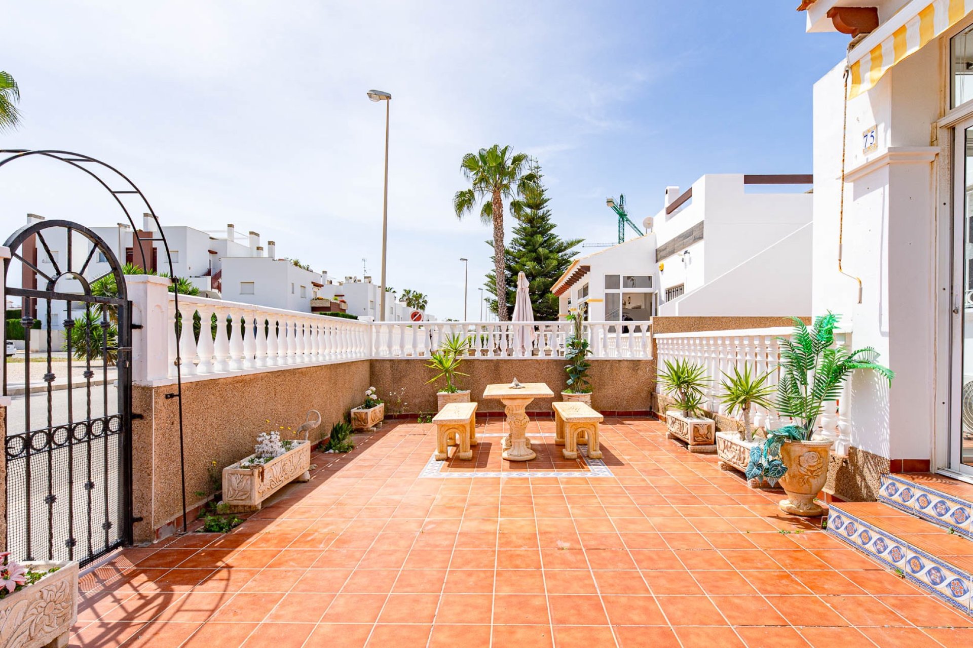 Resale - Townhouse / Terraced House - Torrevieja - Punta Prima