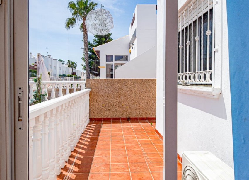 Resale - Townhouse / Terraced House - Torrevieja - Punta Prima